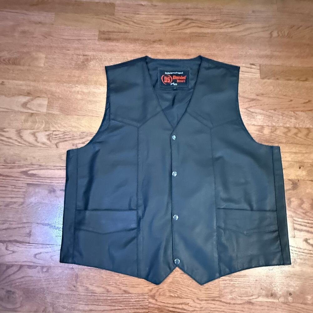 Daniel Smart Motorcycle Leather Vest Black 4XL Biker Riding Vest Pockets